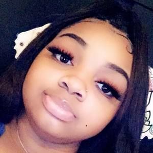 Meet your Posher, Shana